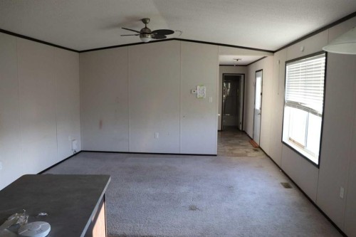 810 52 Street, Edson, AB - Indoor Photo Showing Other Room