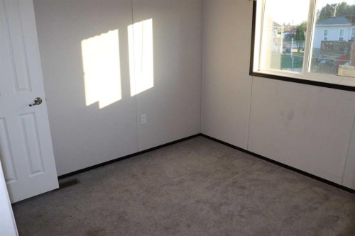 810 52 Street, Edson, AB - Indoor Photo Showing Other Room