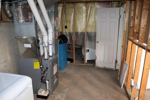 5505 13 Avenue, Edson, AB - Indoor Photo Showing Basement