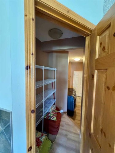 70 Glensummit Close, Cochrane, AB - Indoor Photo Showing Other Room