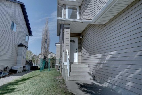 70 Glensummit Close, Cochrane, AB - Outdoor With Exterior