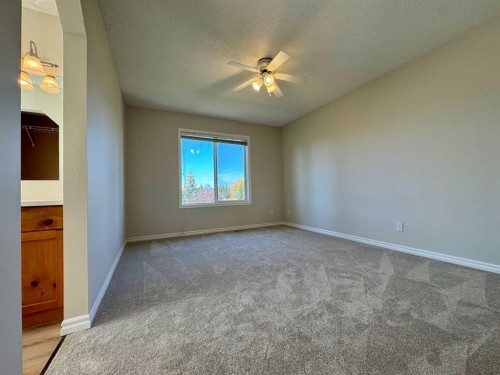 70 Glensummit Close, Cochrane, AB - Indoor Photo Showing Other Room