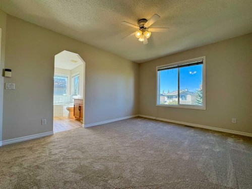 70 Glensummit Close, Cochrane, AB - Indoor Photo Showing Other Room
