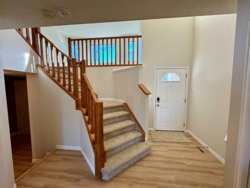 70 Glensummit Close, Cochrane, AB - Indoor Photo Showing Other Room