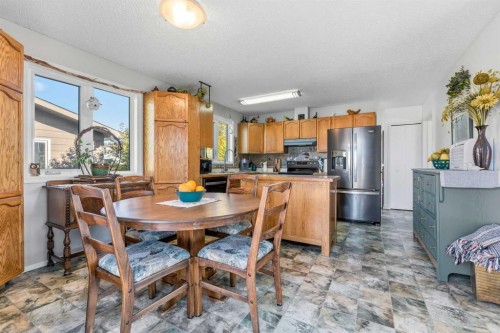 34 Hollinger Drive, Swan Hills, AB - Indoor Photo Showing Dining Room