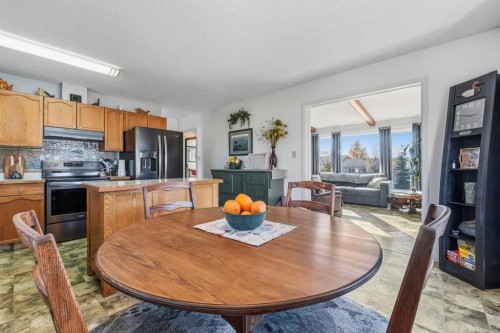 34 Hollinger Drive, Swan Hills, AB - Indoor Photo Showing Dining Room
