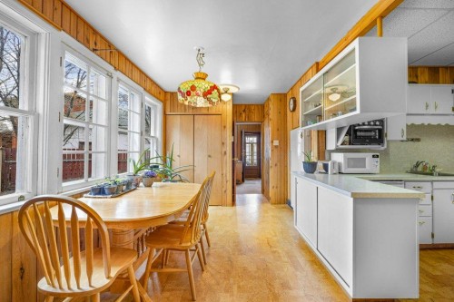 412 Cougar Street, Banff, AB - Indoor