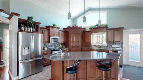 39 Cedar Heights, Whitecourt, AB - Indoor Photo Showing Kitchen With Double Sink With Upgraded Kitchen