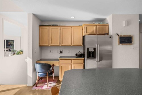 147 Benchlands Terrace South, Canmore, AB - Indoor Photo Showing Kitchen
