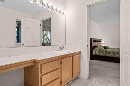 147 Benchlands Terrace South, Canmore, AB - Indoor Photo Showing Bathroom