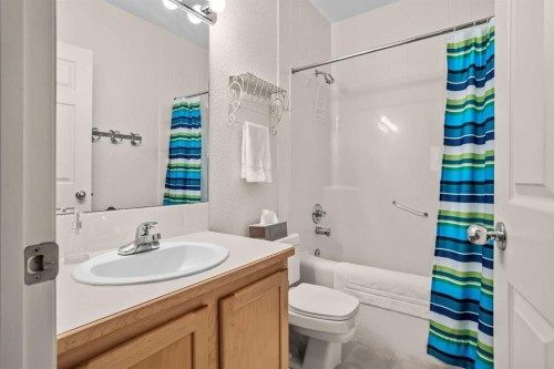 147 Benchlands Terrace South, Canmore, AB - Indoor Photo Showing Bathroom
