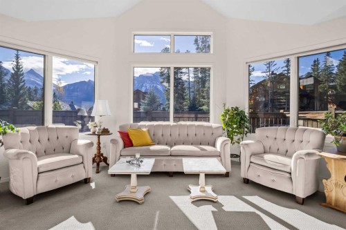 147 Benchlands Terrace South, Canmore, AB - Indoor Photo Showing Living Room