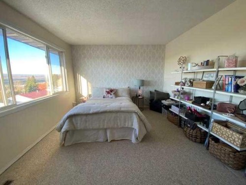 338-457 Collinge Road, Hinton, AB - Indoor Photo Showing Bedroom