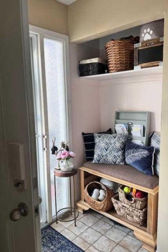 338-457 Collinge Road, Hinton, AB - Indoor