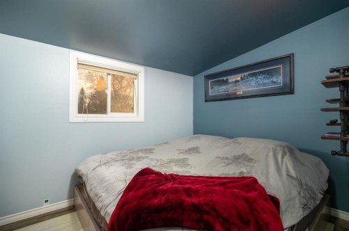 5204 51 Avenue, Colinton, AB - Indoor Photo Showing Bedroom