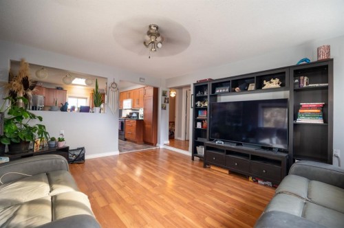 5204 51 Avenue, Colinton, AB - Indoor Photo Showing Living Room