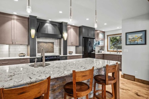 3-810 4th Street NW Canmore, AB T1W 2H6