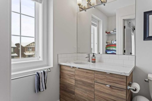 216 Clydesdale Avenue, Cochrane, AB - Indoor Photo Showing Bathroom