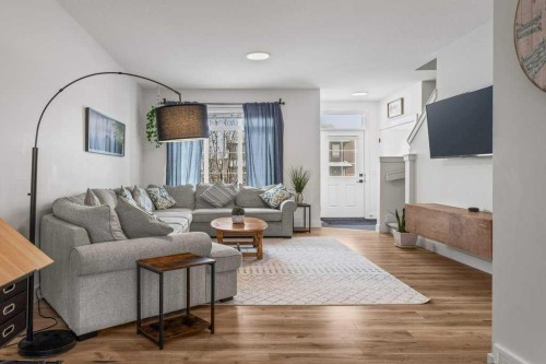 216 Clydesdale Avenue, Cochrane, AB - Indoor Photo Showing Living Room