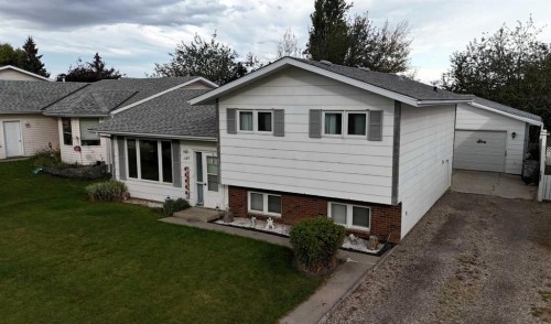 1129 60 Street  Edson, AB T7E 1J1