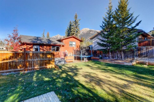 303 Pioneer Road, Canmore, AB - Outdoor