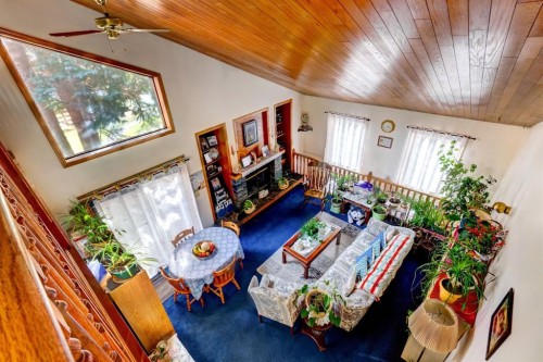 B-123 Grizzly Street, Banff, AB - Indoor Photo Showing Other Room