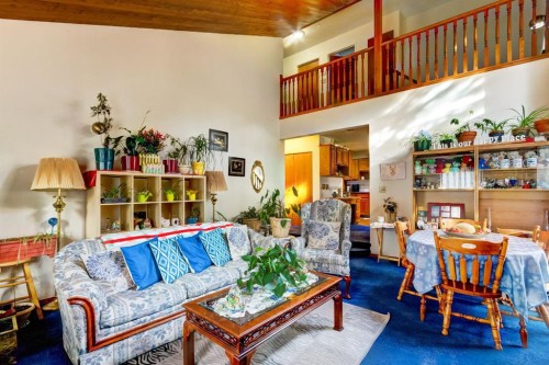 B-123 Grizzly Street, Banff, AB - Indoor Photo Showing Living Room