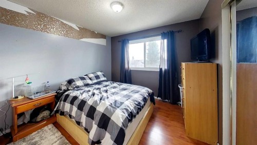 1206 50 Street, Edson, AB - Indoor Photo Showing Bedroom