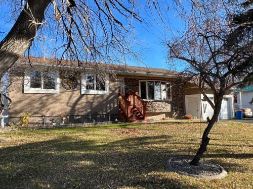 706 Hammond Drive North, Fox Creek, AB - Outdoor
