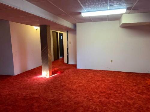 706 Hammond Drive North, Fox Creek, AB - Indoor