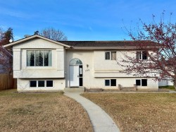 165 Park Drive  Whitecourt, AB T7S 1R3