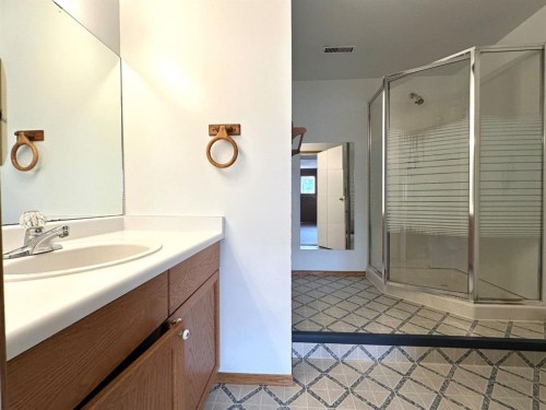 165 Park Drive, Whitecourt, AB - Indoor Photo Showing Bathroom