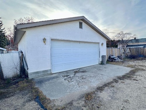 165 Park Drive, Whitecourt, AB - Outdoor
