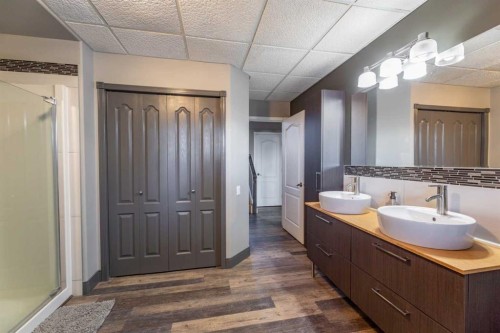 102 Marciszyn Place, Hinton, AB - Indoor Photo Showing Bathroom