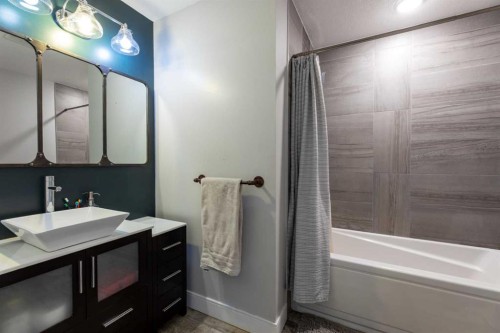 102 Marciszyn Place, Hinton, AB - Indoor Photo Showing Bathroom