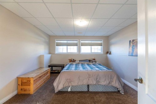 102 Marciszyn Place, Hinton, AB - Indoor Photo Showing Bedroom