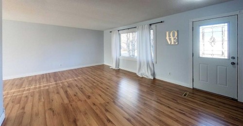 4323 9 Avenue, Edson, AB - Indoor Photo Showing Other Room