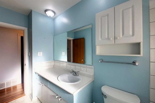 4323 9 Avenue, Edson, AB - Indoor Photo Showing Bathroom