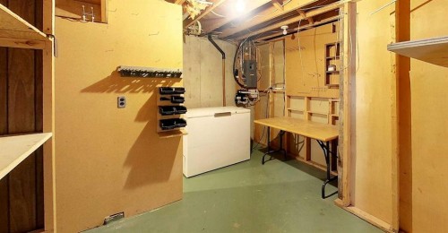 4323 9 Avenue, Edson, AB - Indoor Photo Showing Laundry Room