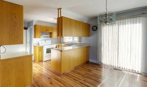 4323 9 Avenue, Edson, AB - Indoor Photo Showing Kitchen With Double Sink