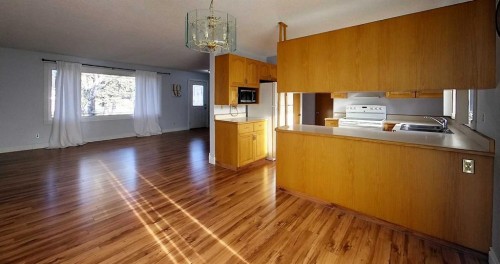 4323 9 Avenue, Edson, AB - Indoor Photo Showing Kitchen