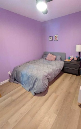 11 Aspen Crescent, Jasper, AB - Indoor Photo Showing Bedroom