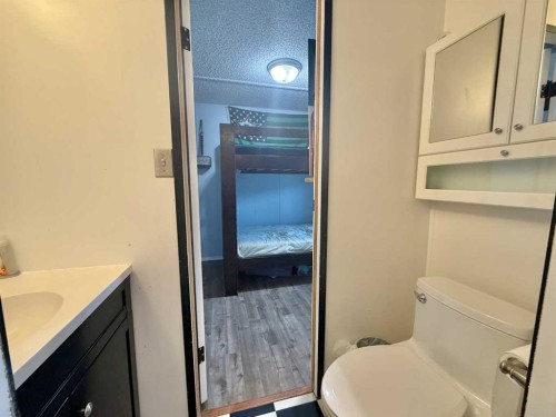 122 Nickerson Avenue, Hinton, AB - Indoor Photo Showing Bathroom