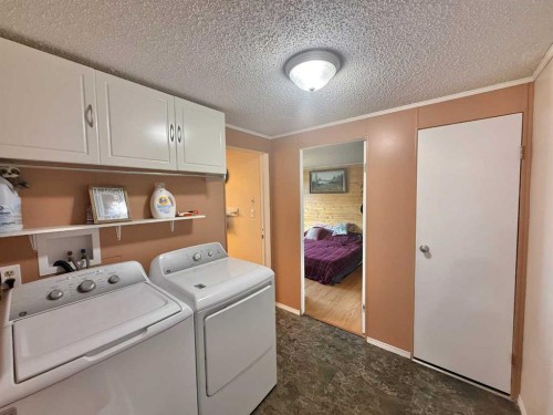 122 Nickerson Avenue, Hinton, AB - Indoor Photo Showing Laundry Room