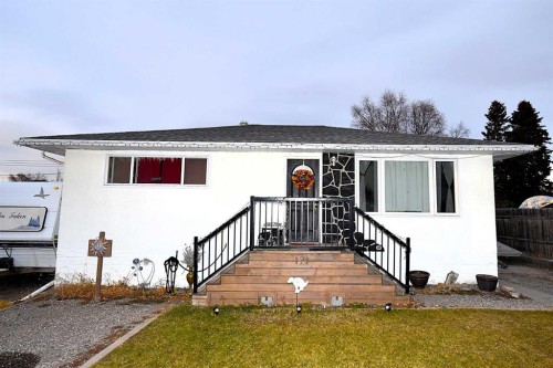 121 Chetamon Drive, Hinton, AB - Outdoor