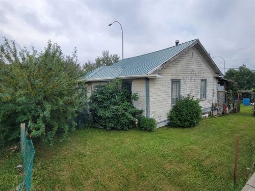 4901 4 Avenue, Edson, AB 