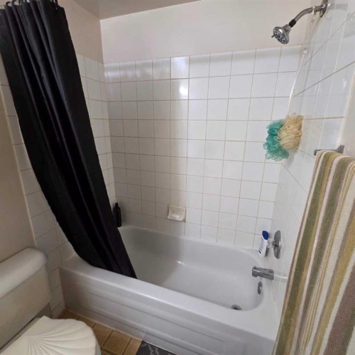 105A-5611 10 Avenue, Edson, AB - Indoor Photo Showing Bathroom