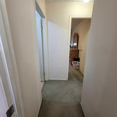 105A-5611 10 Avenue, Edson, AB - Indoor Photo Showing Other Room