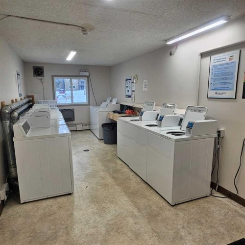 312B-5611 9 Avenue, Edson, AB - Indoor Photo Showing Laundry Room