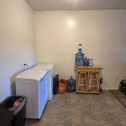 312B-5611 9 Avenue, Edson, AB - Indoor Photo Showing Laundry Room